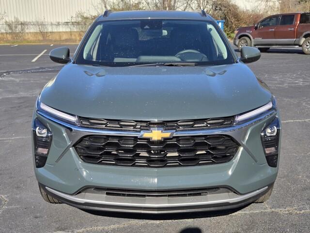 used 2025 Chevrolet Trax car, priced at $20,985