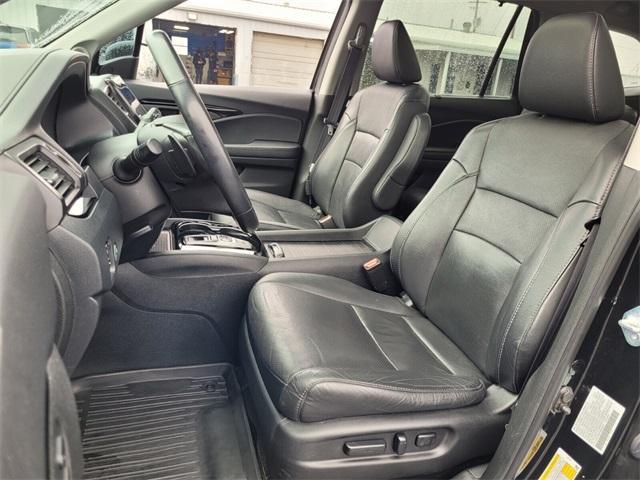 used 2022 Honda Pilot car, priced at $25,375