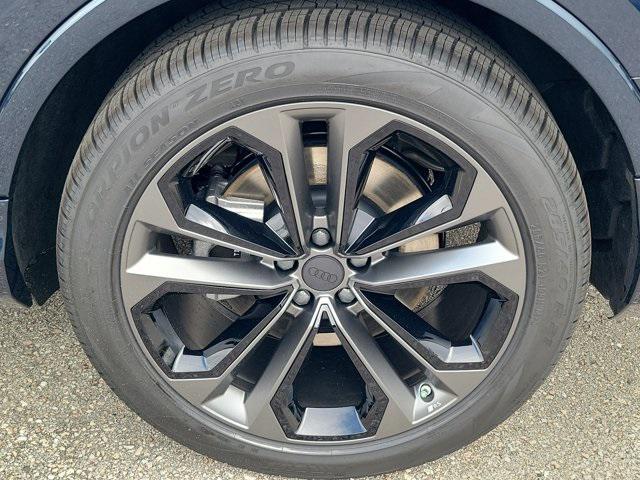 new 2026 Audi Q7 car, priced at $78,140