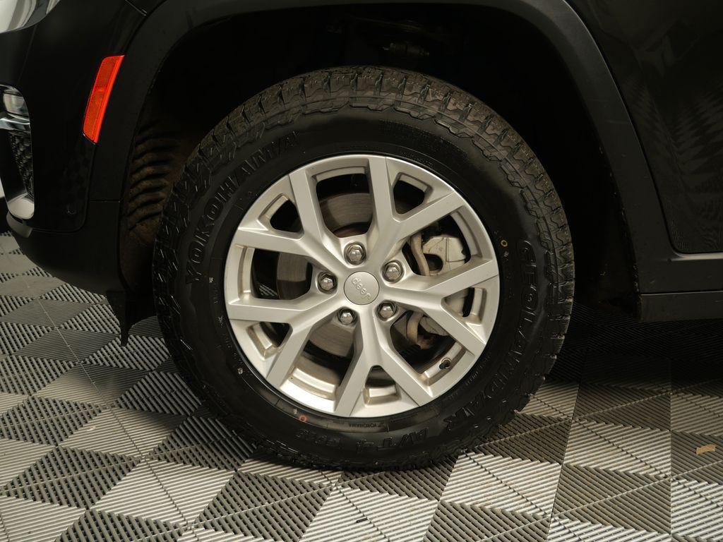used 2023 Jeep Grand Cherokee car, priced at $29,377
