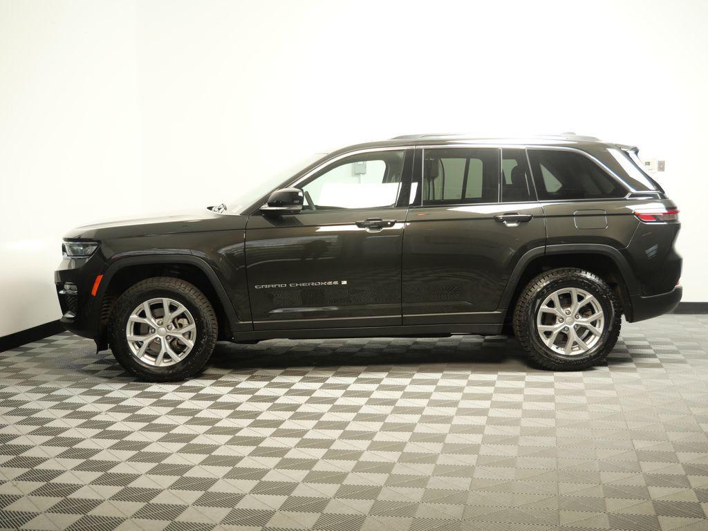 used 2023 Jeep Grand Cherokee car, priced at $29,377