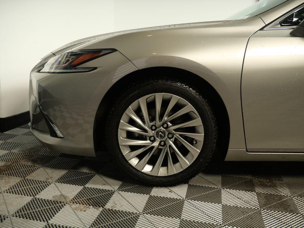 used 2020 Lexus ES 300h car, priced at $29,789