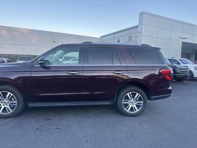 used 2024 Ford Expedition car, priced at $43,000