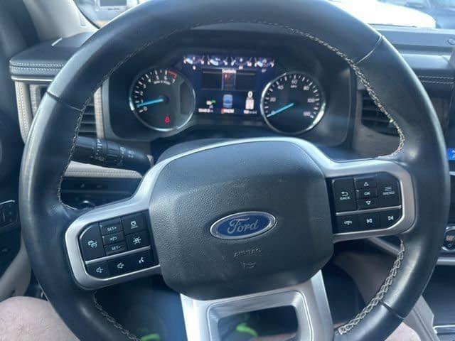 used 2024 Ford Expedition car, priced at $43,000