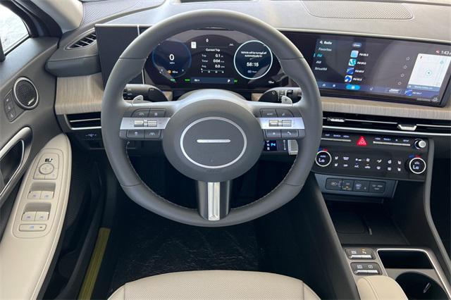 new 2025 Hyundai Sonata Hybrid car, priced at $34,060