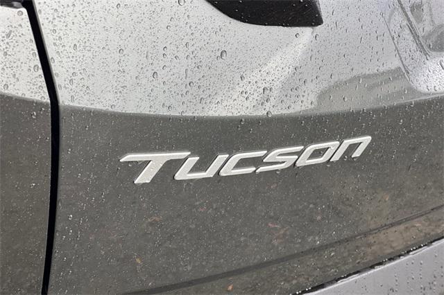 new 2025 Hyundai TUCSON Hybrid car, priced at $35,005