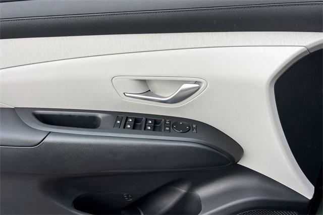new 2025 Hyundai TUCSON Hybrid car, priced at $35,005