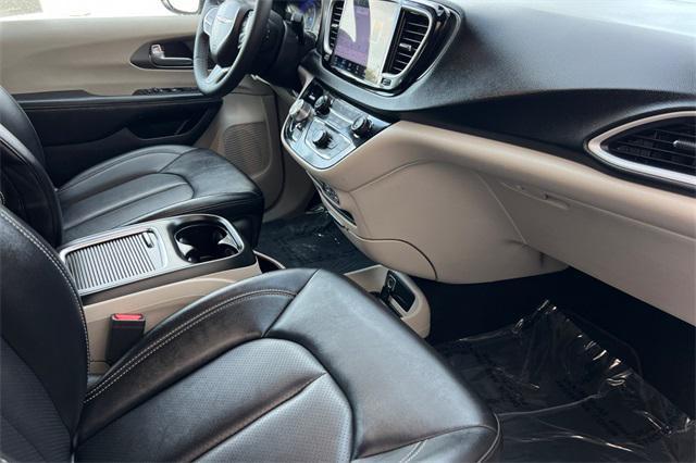 used 2024 Chrysler Pacifica car, priced at $26,690