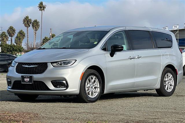 used 2024 Chrysler Pacifica car, priced at $26,690