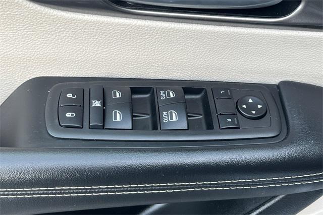 used 2024 Chrysler Pacifica car, priced at $26,690