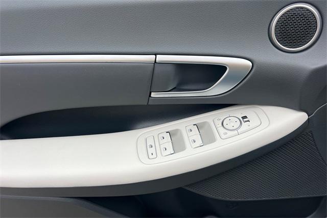 new 2026 Hyundai Sonata Hybrid car, priced at $33,640