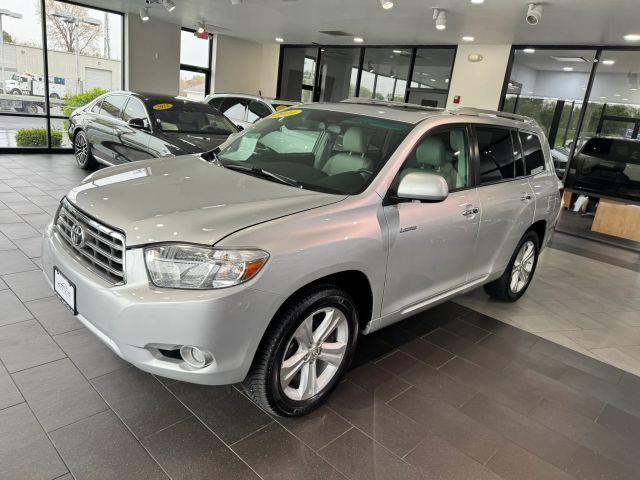 used 2010 Toyota Highlander car, priced at $14,995