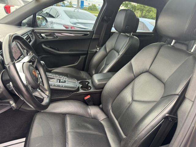 Porsche Macan view 10