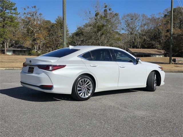 used 2023 Lexus ES 300h car, priced at $47,990
