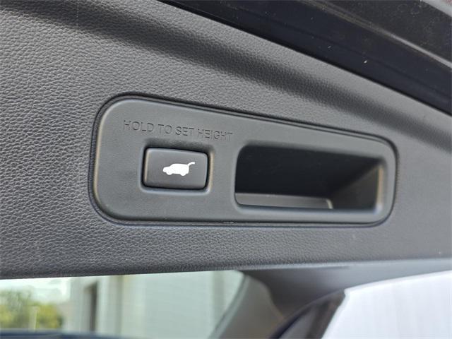 used 2023 Acura MDX car, priced at $46,650