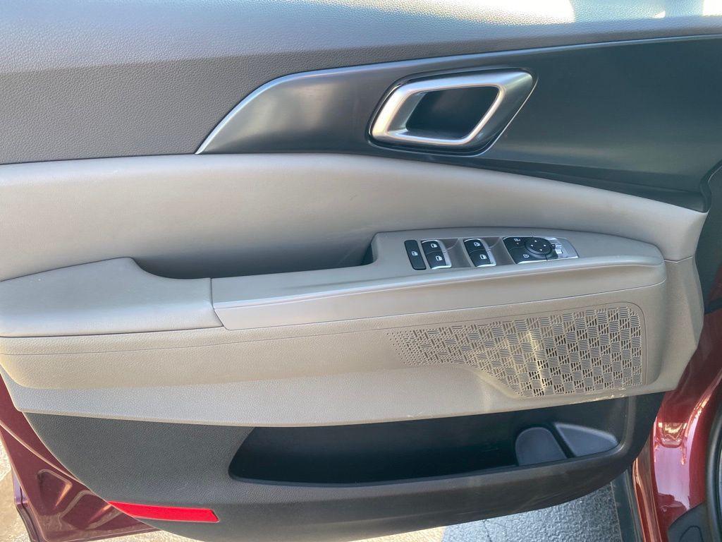 used 2025 Kia Carnival car, priced at $33,355