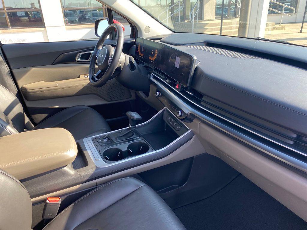 used 2025 Kia Carnival car, priced at $33,355
