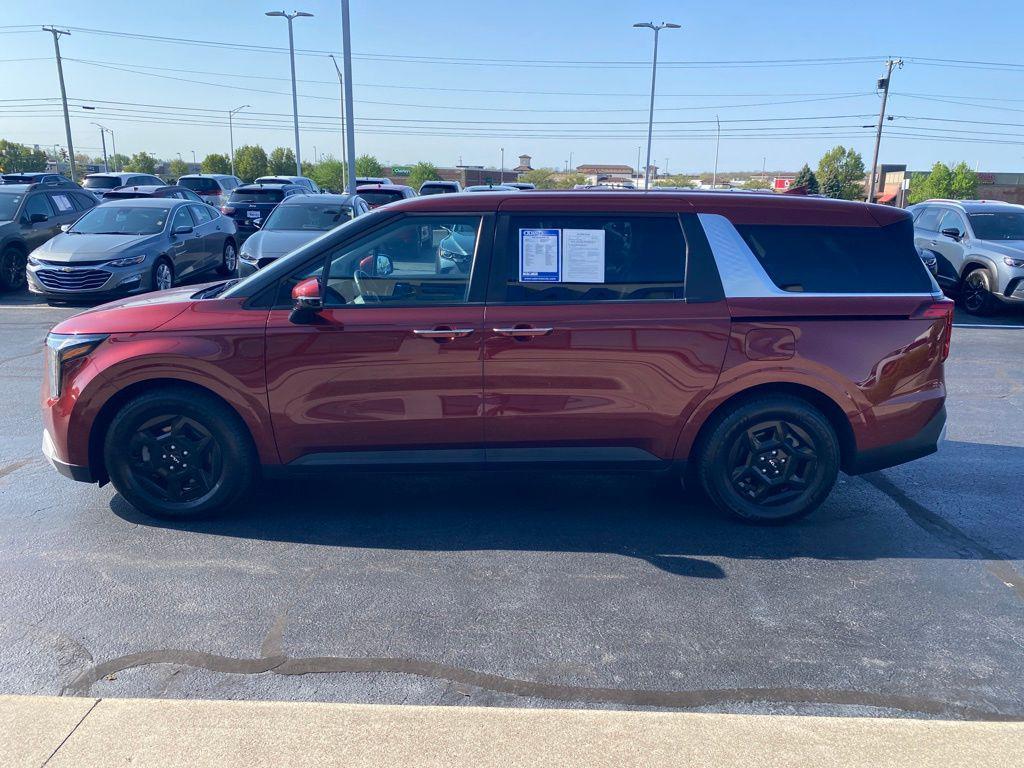 used 2025 Kia Carnival car, priced at $33,355