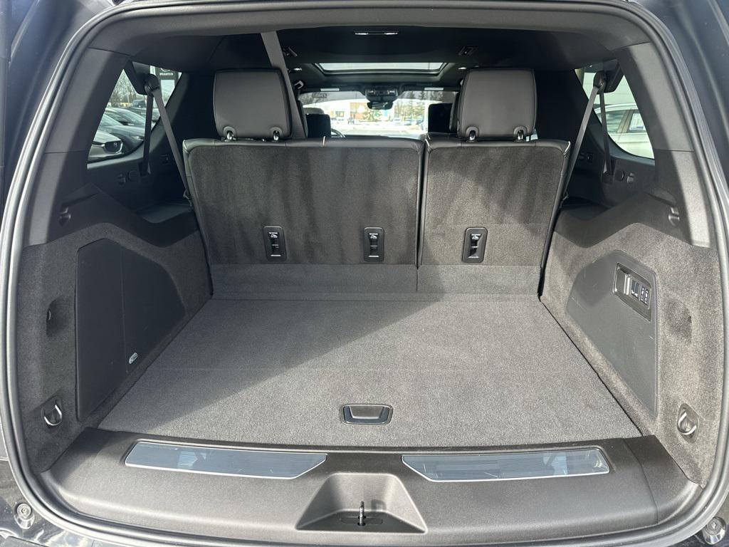 used 2024 Cadillac Escalade ESV car, priced at $87,399