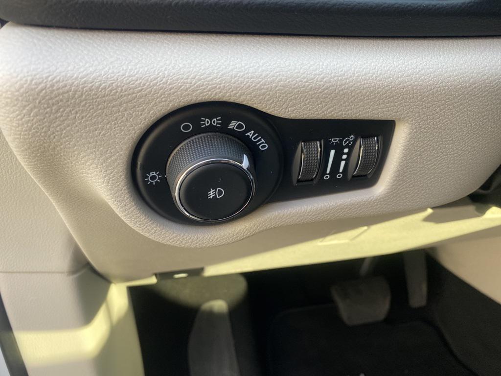 used 2023 Chrysler Pacifica car, priced at $24,483