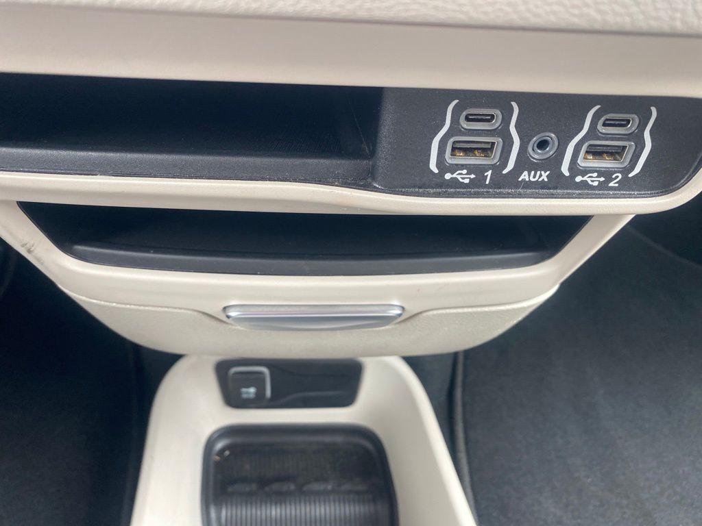 used 2023 Chrysler Pacifica car, priced at $23,257