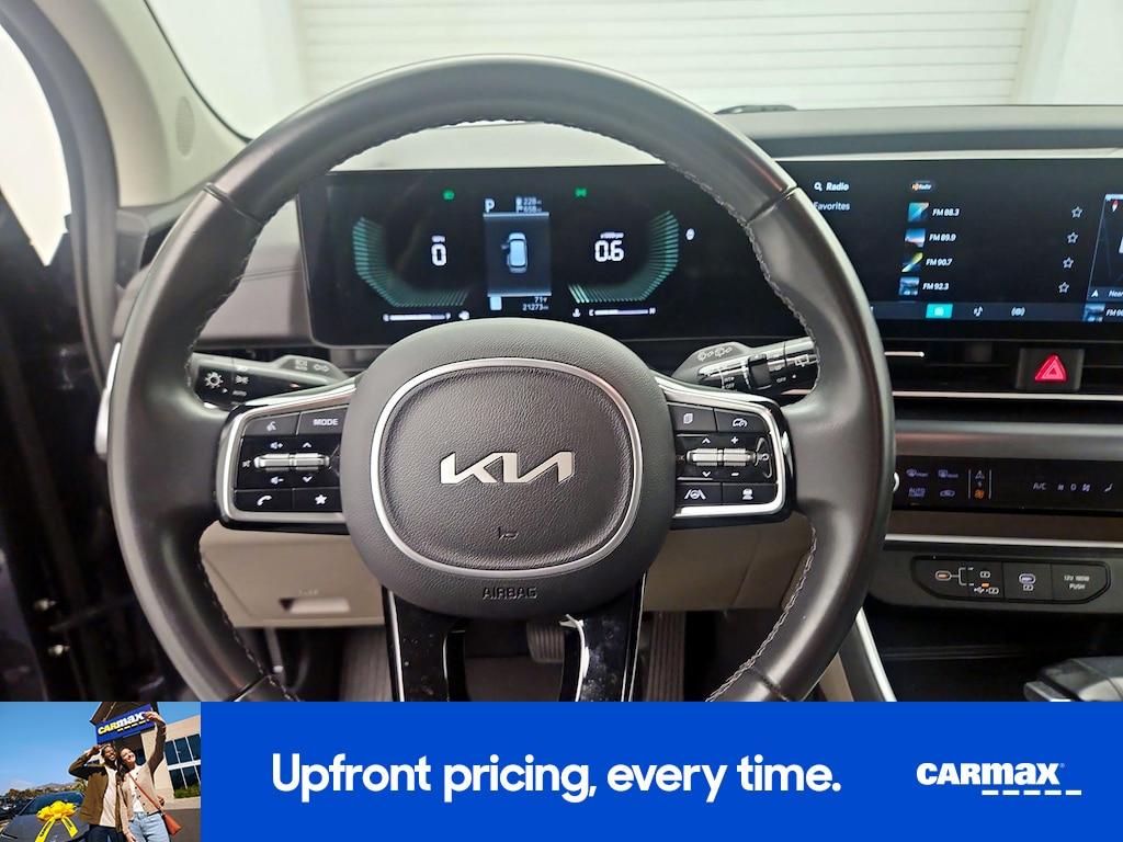 used 2025 Kia Carnival car, priced at $33,998