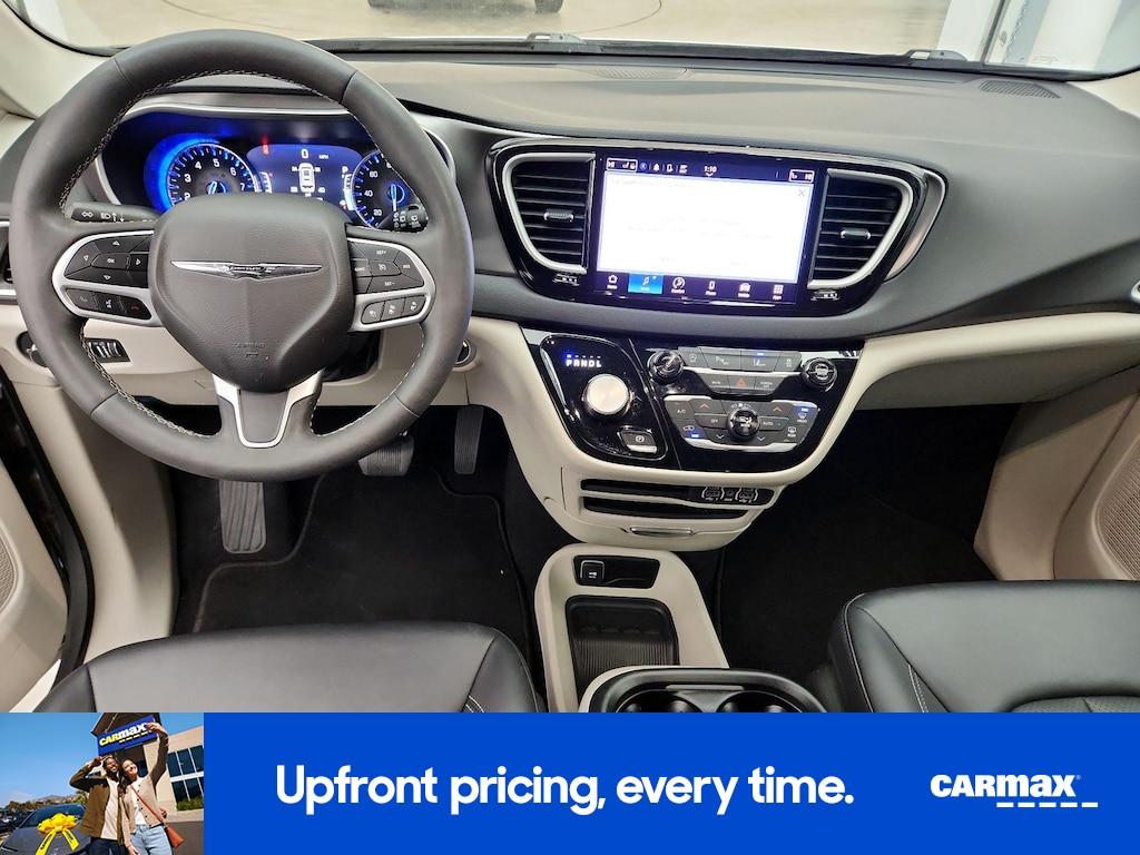 used 2024 Chrysler Pacifica car, priced at $26,998