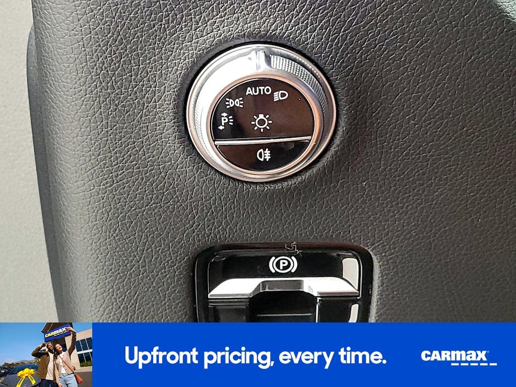 used 2023 Mercedes-Benz GLC 300 car, priced at $35,998