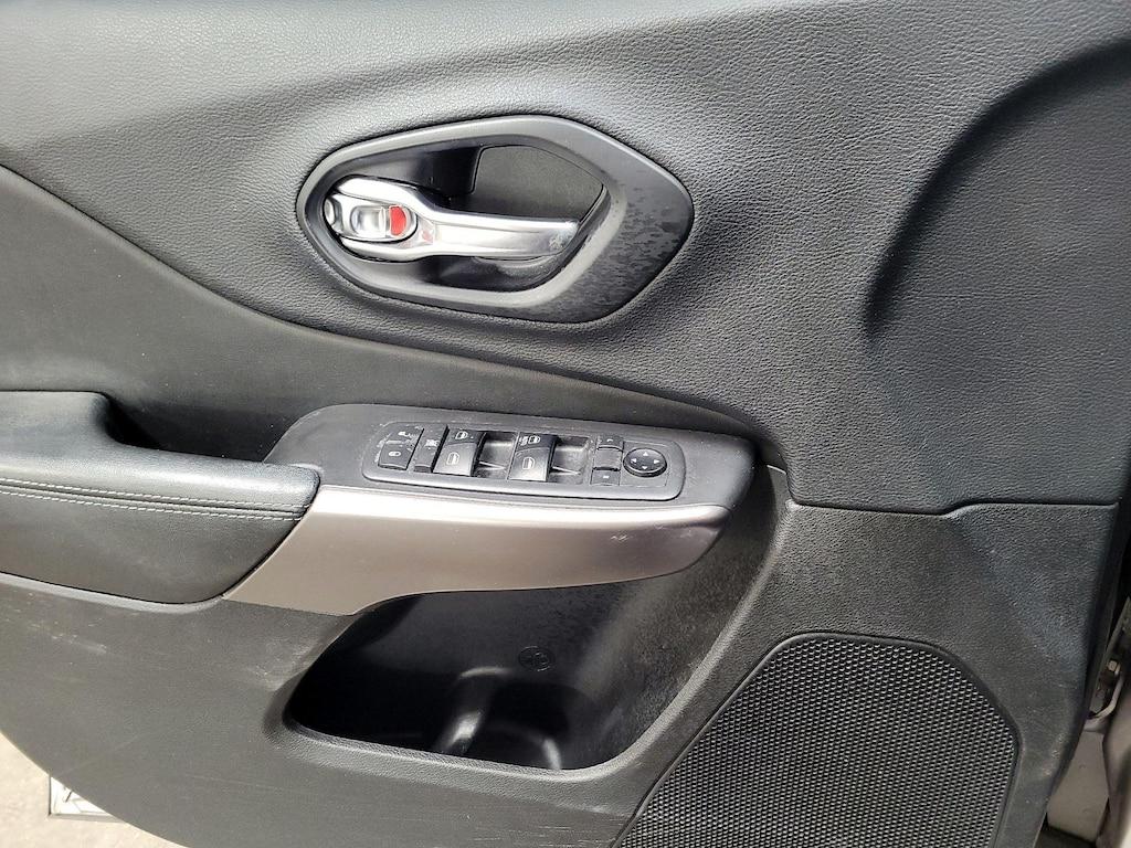 used 2019 Jeep Cherokee car, priced at $12,998