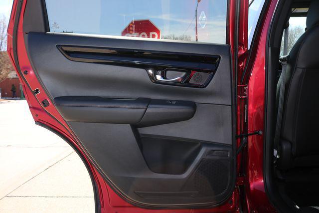 used 2025 Honda CR-V Hybrid car, priced at $38,995