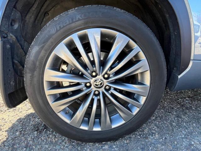 used 2022 Toyota Highlander Hybrid car, priced at $42,971