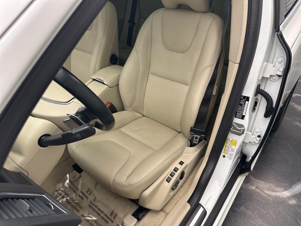 used 2015 Volvo XC60 car, priced at $9,495