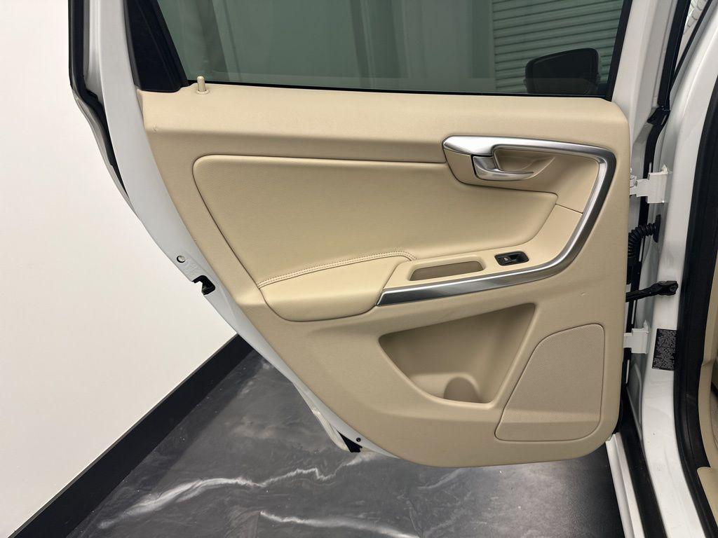 used 2015 Volvo XC60 car, priced at $9,495