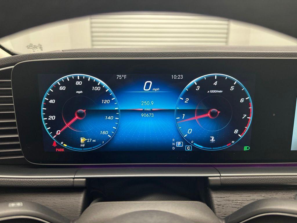 Mercedes-Benz GLE view 22