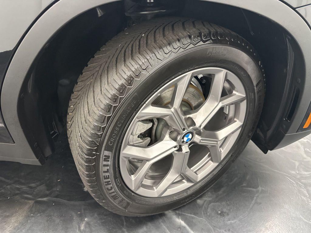 BMW X3 view 34