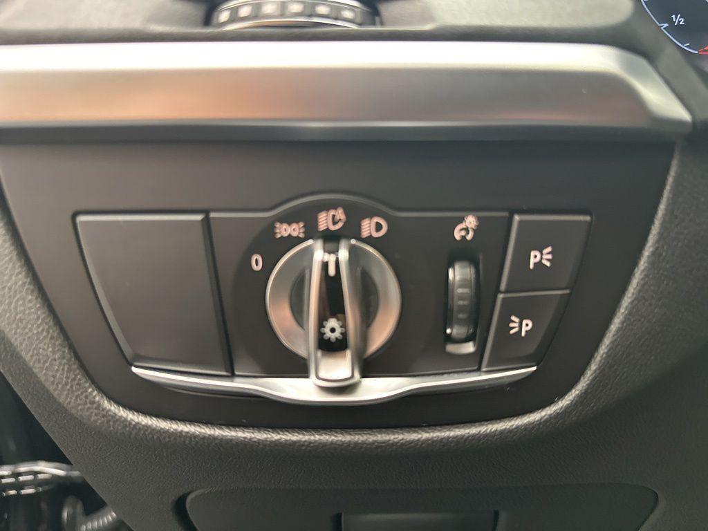 BMW X3 view 24