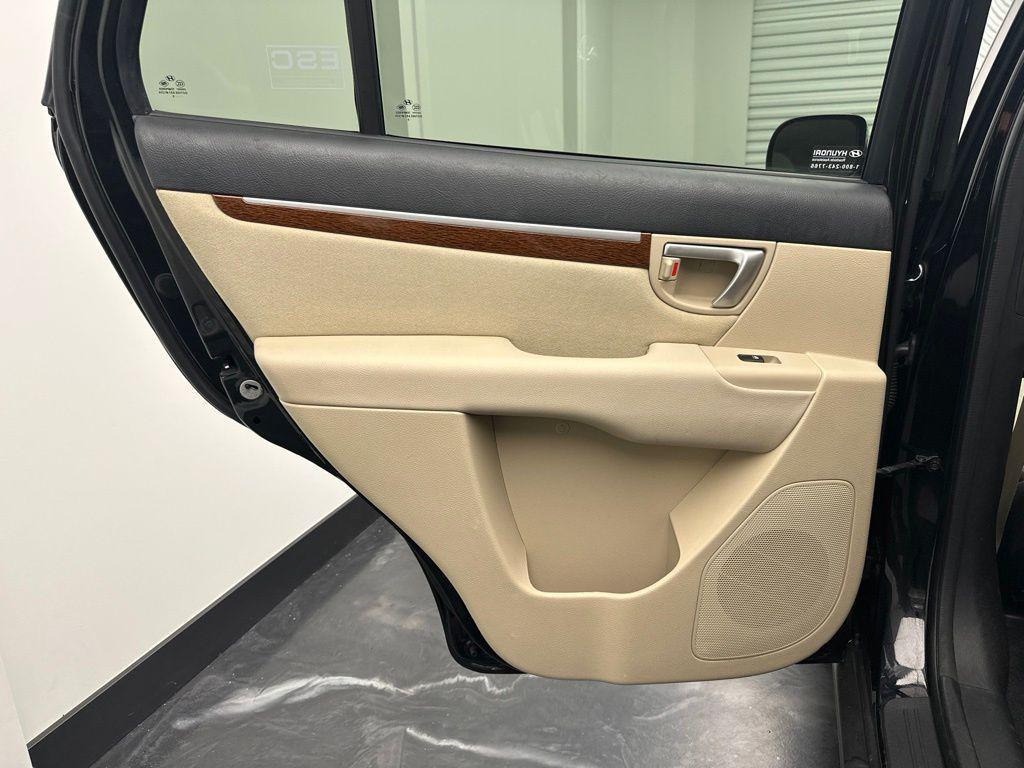used 2009 Hyundai Santa Fe car, priced at $6,995