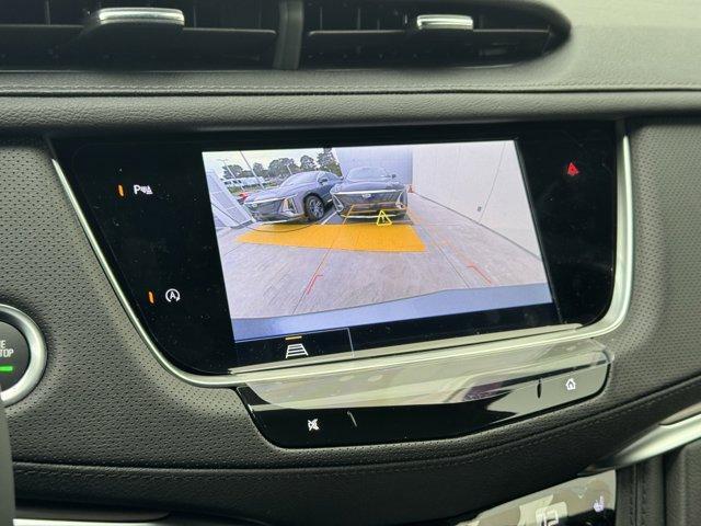 new 2025 Cadillac XT5 car, priced at $45,690