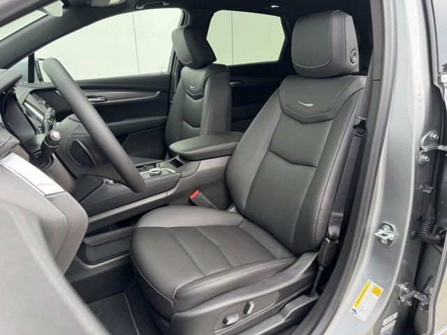 new 2025 Cadillac XT5 car, priced at $45,690