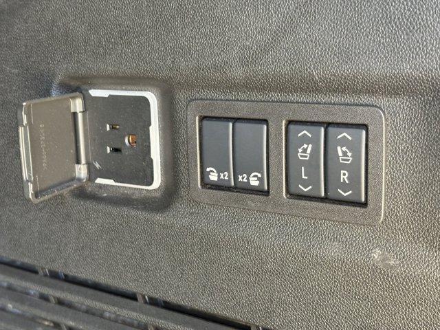 used 2025 GMC Yukon XL car, priced at $69,485