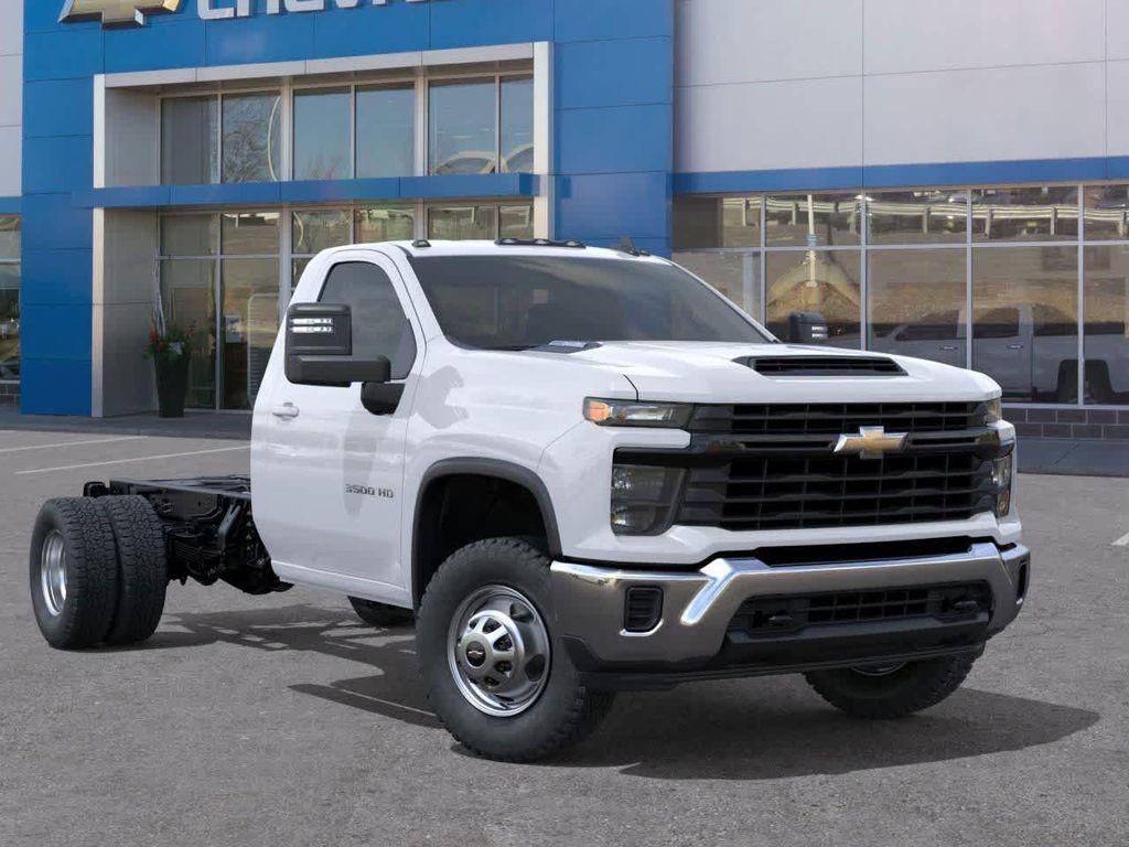 new 2025 Chevrolet Silverado 3500 car, priced at $60,633