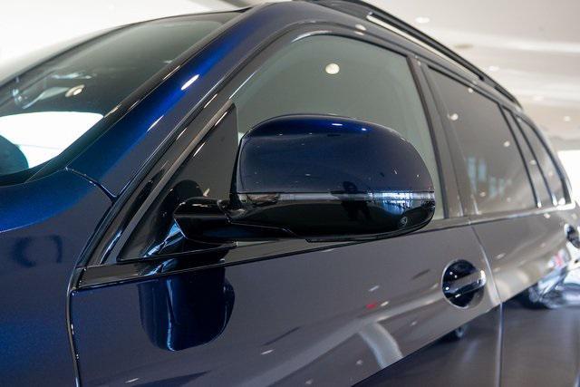 new 2026 BMW X7 car, priced at $99,400