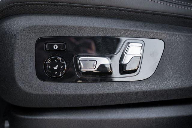 new 2026 BMW X7 car, priced at $100,500