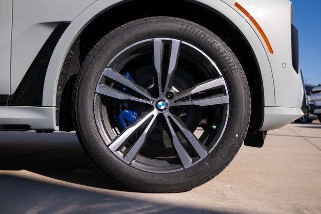 new 2026 BMW X7 car, priced at $100,500