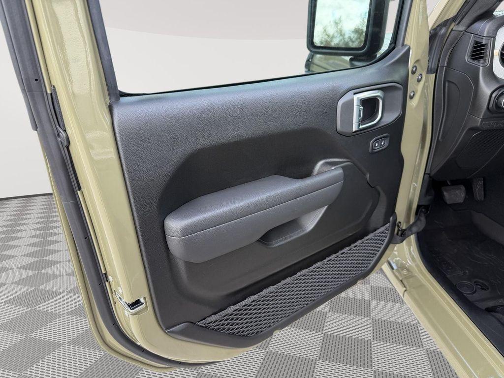 new 2026 Jeep Wrangler car, priced at $44,348