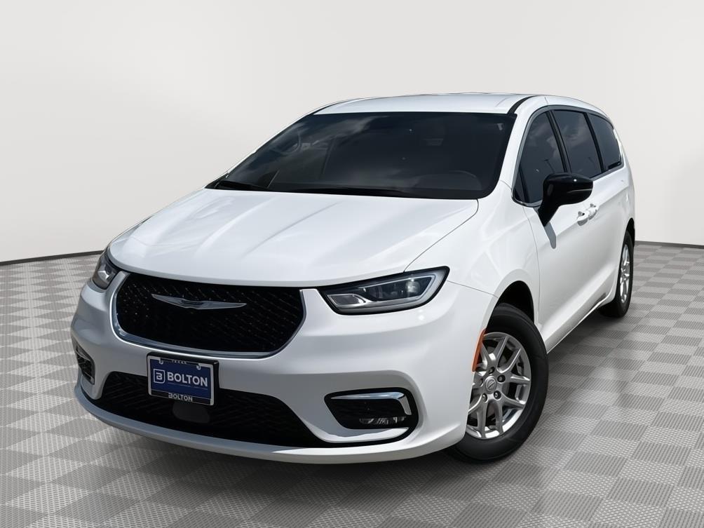 new 2026 Chrysler Pacifica car, priced at $37,085