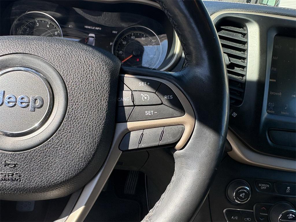 used 2015 Jeep Cherokee car, priced at $8,499