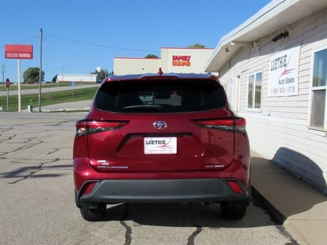 used 2020 Toyota Highlander car, priced at $26,900