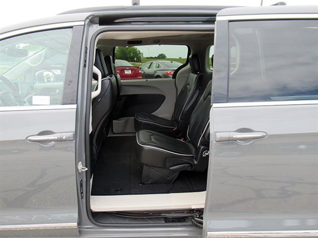 used 2022 Chrysler Pacifica car, priced at $20,900
