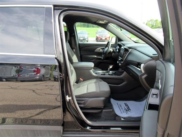 used 2022 Chevrolet Traverse car, priced at $18,900